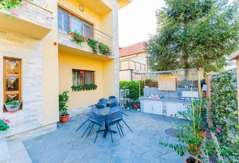 پانسیون Vila Babai