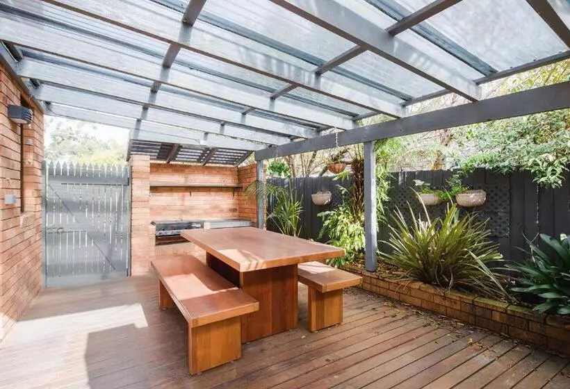 Retkeilymaja Ananda 2  Room With A Sea View