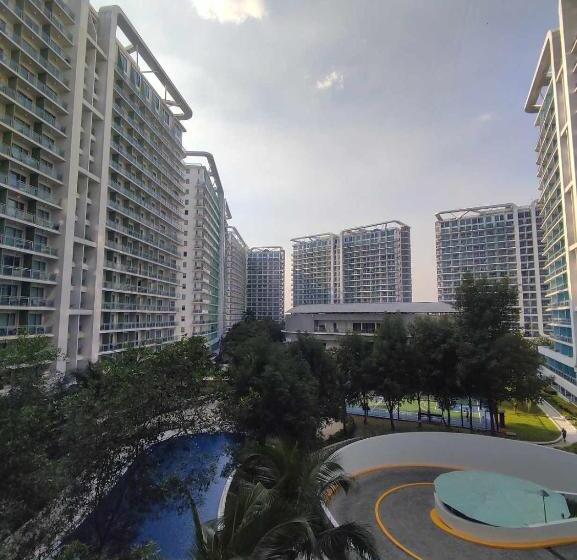 Happy Staycation In Azure Urban Resort Spacious Family Room Near Sm Bicutan And Manila Airport