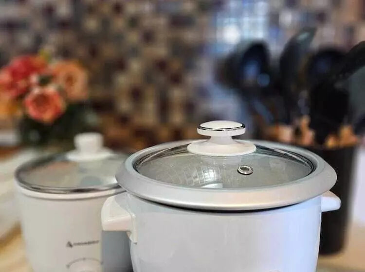 Happy Staycation In Azure Urban Resort Spacious Family Room Near Sm Bicutan And Manila Airport