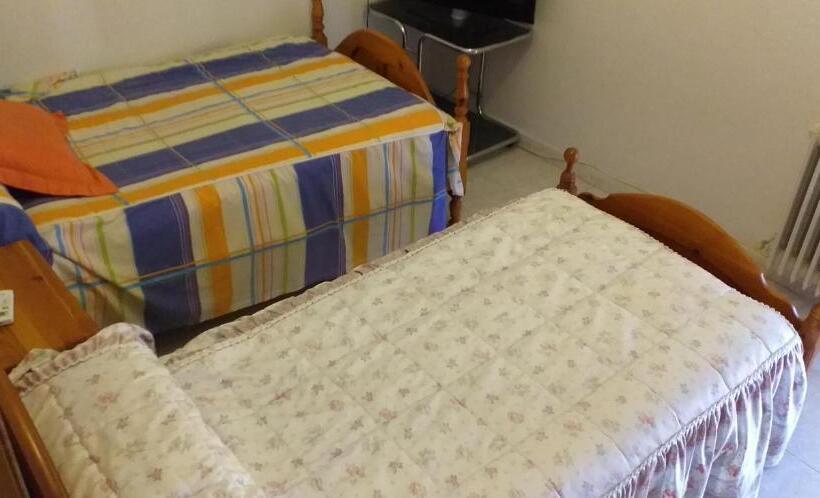 تختخواب و صبحانه Habitacion Privada Doble En Toledo