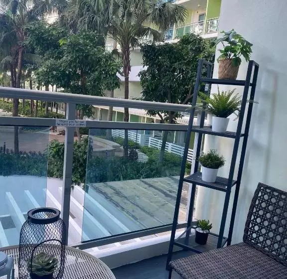 Happy Staycation In Azure Urban Resort Spacious Family Room Near Sm Bicutan And Manila Airport