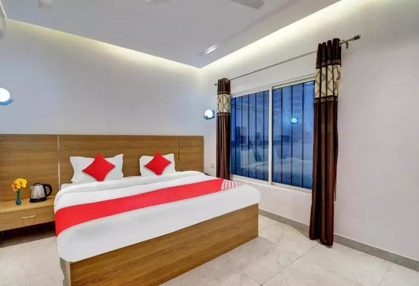 Flagship Hotel Dcrest