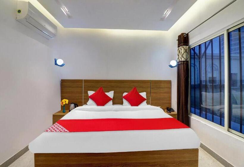 Flagship Hotel Dcrest