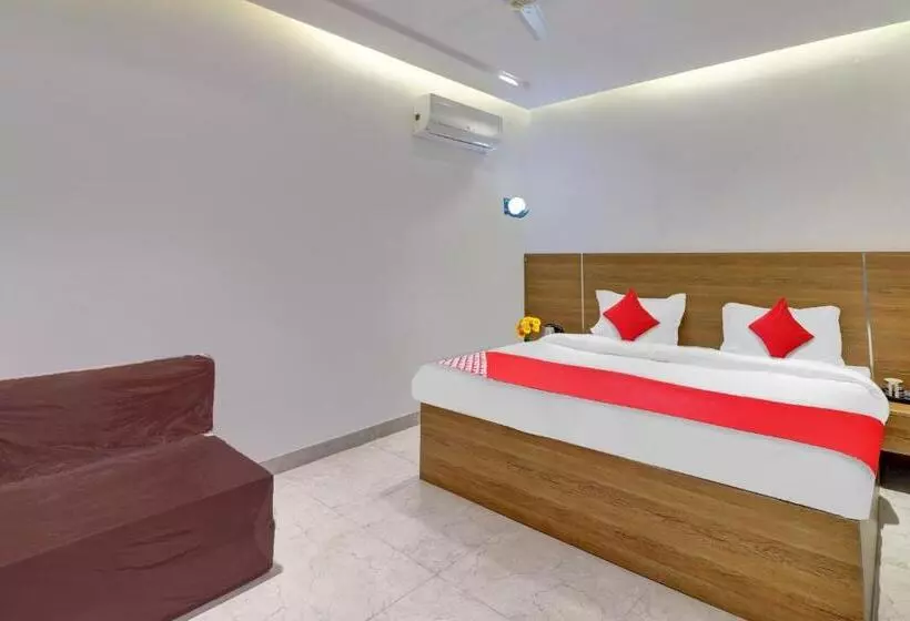Flagship Hotel Dcrest