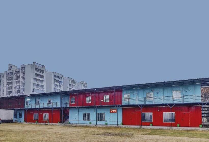 Flagship Hotel Dcrest