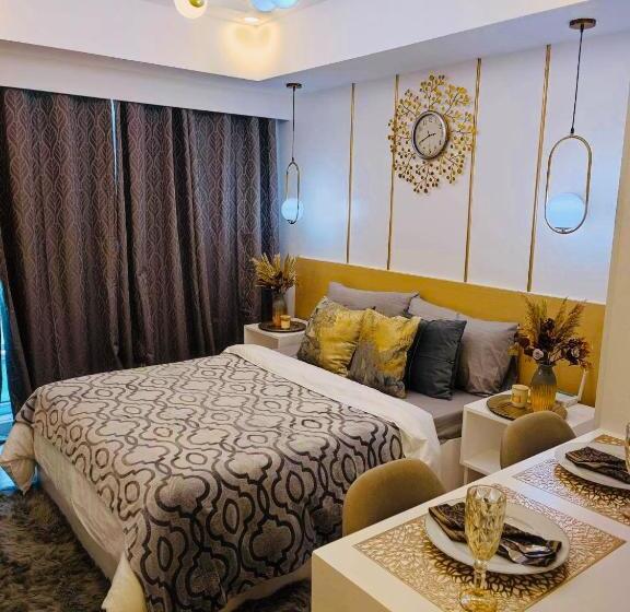 בית מלון כפרי Azure North Staycation