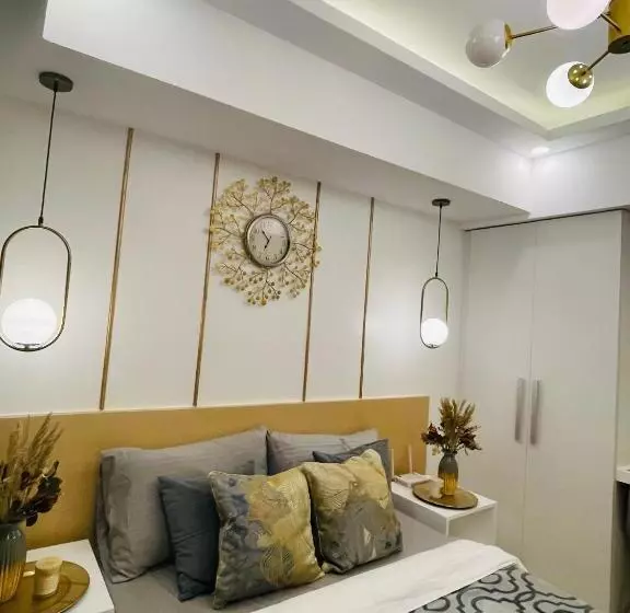 Hotelli Azure North Staycation