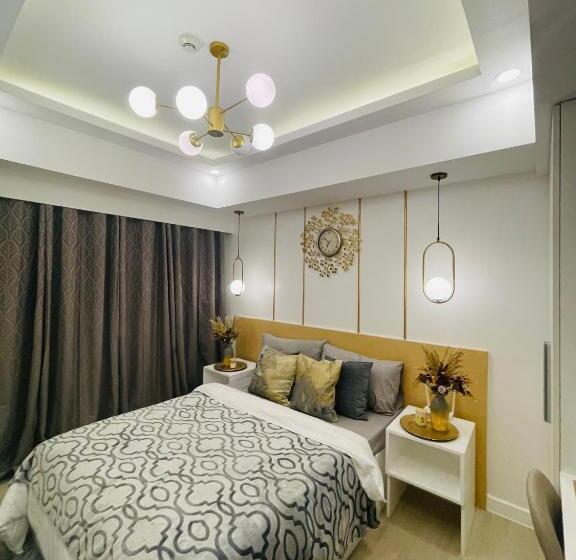 בית מלון כפרי Azure North Staycation