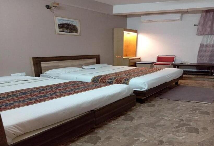 בית מלון כפרי Hill Side Cottage,mount Abu