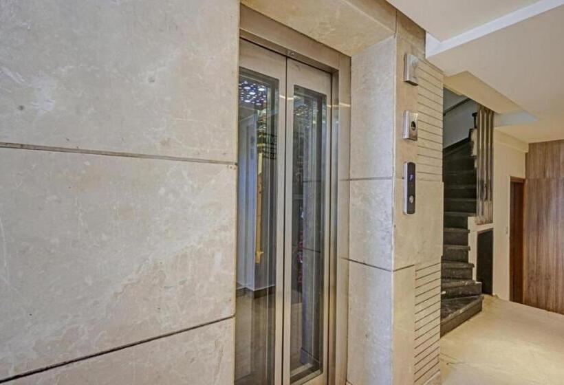 בית מלון כפרי Prime Cashew & Paradise International Walking Distance Railway Station