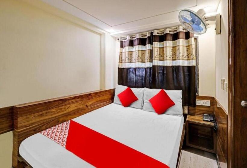 בית מלון כפרי Prime Cashew & Paradise International Walking Distance Railway Station