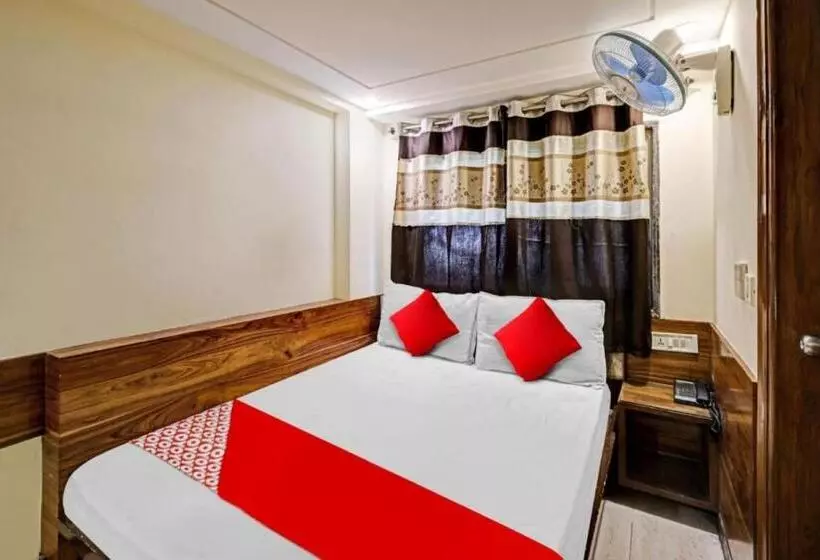 Hotelli Prime Cashew & Paradise International Walking Distance Railway Station
