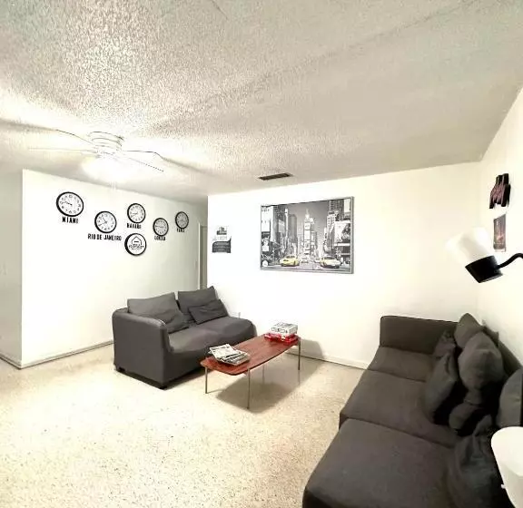پانسیون Miami House 2