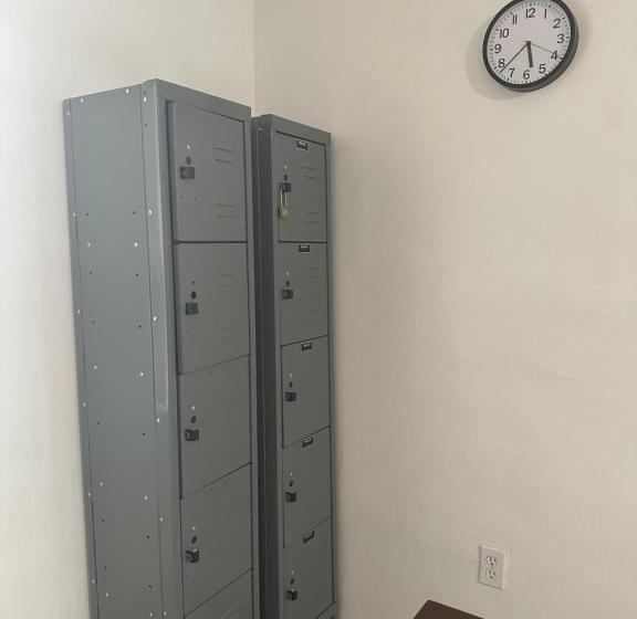 פנסיון Miami House 2