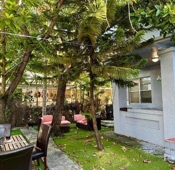 פנסיון Miami House 2