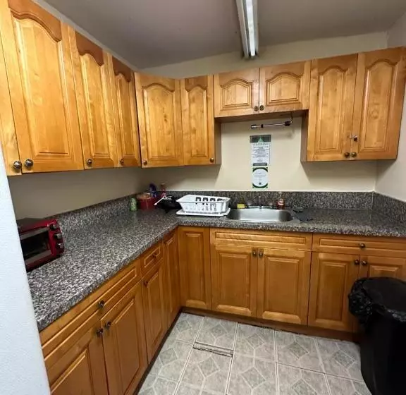 پانسیون Miami House 2