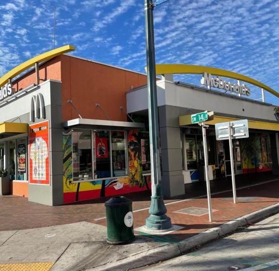 פנסיון Miami House 2