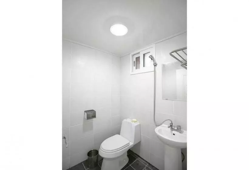 ペンション Mo Guesthouse