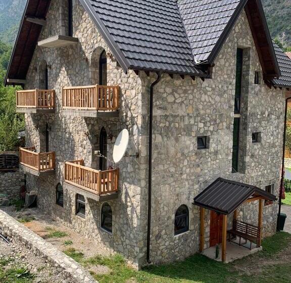 פנסיון Stonehouse Villa