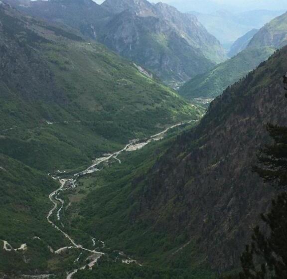 פנסיון Stonehouse Villa