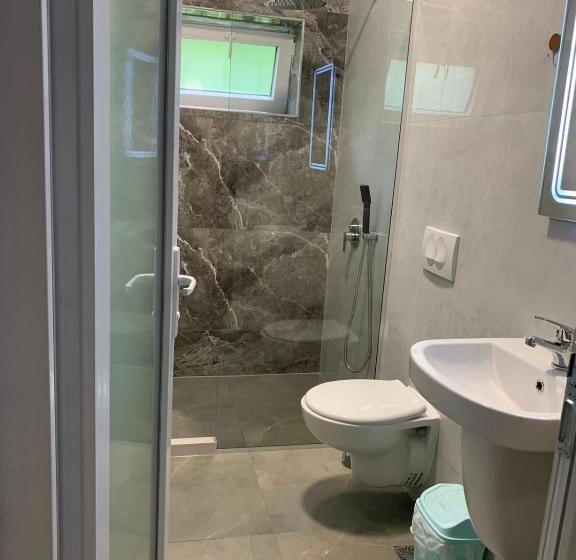 פנסיון Stonehouse Villa