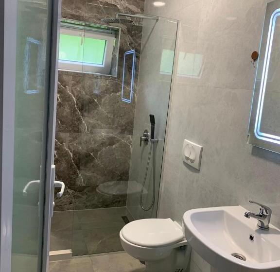 פנסיון Stonehouse Villa