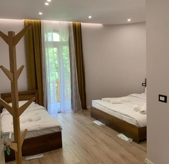 פנסיון Stonehouse Villa