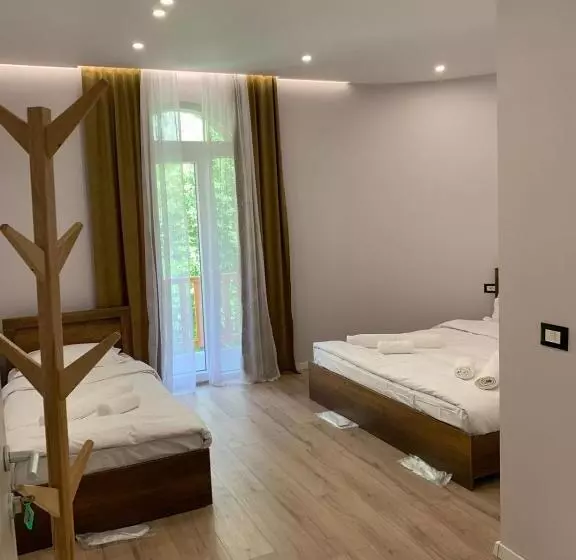 پانسیون Stonehouse Villa