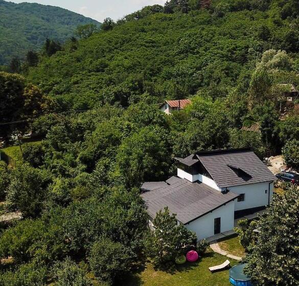 Пансион Upforest Guesthouse