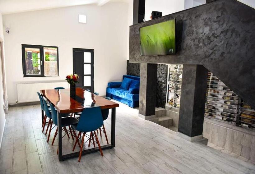 Пансион Upforest Guesthouse