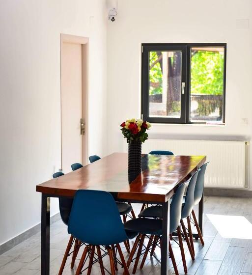 Пансион Upforest Guesthouse