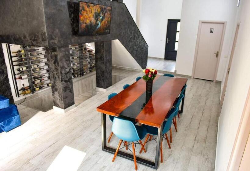 Пансион Upforest Guesthouse