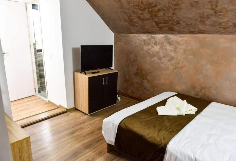 Пансион Upforest Guesthouse