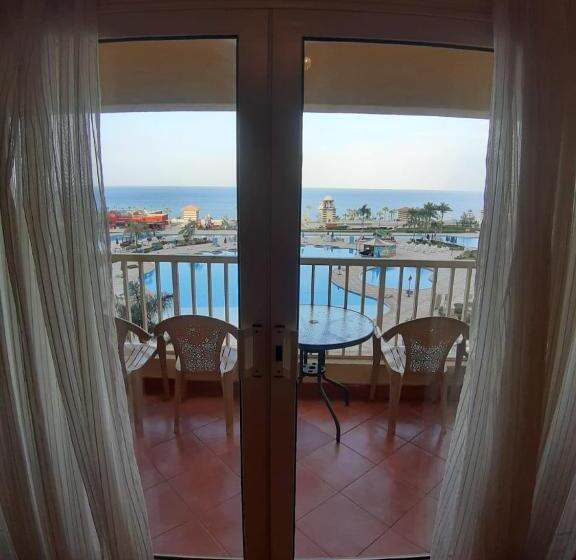 Porto Elsokhna Pyramids Family