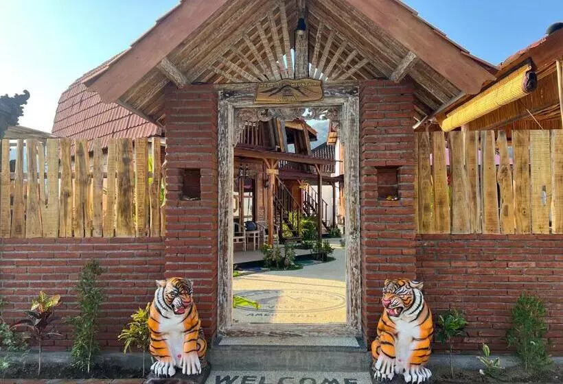 Lomakeskus Melasti Mountain Villa, Amed Bali   Agung Room 3