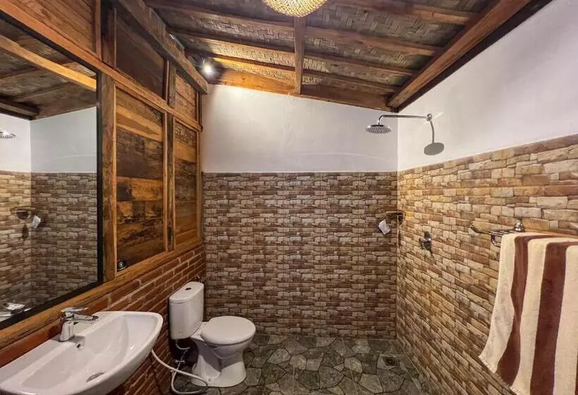 Lomakeskus Melasti Mountain Villa, Amed Bali   Agung Room 3