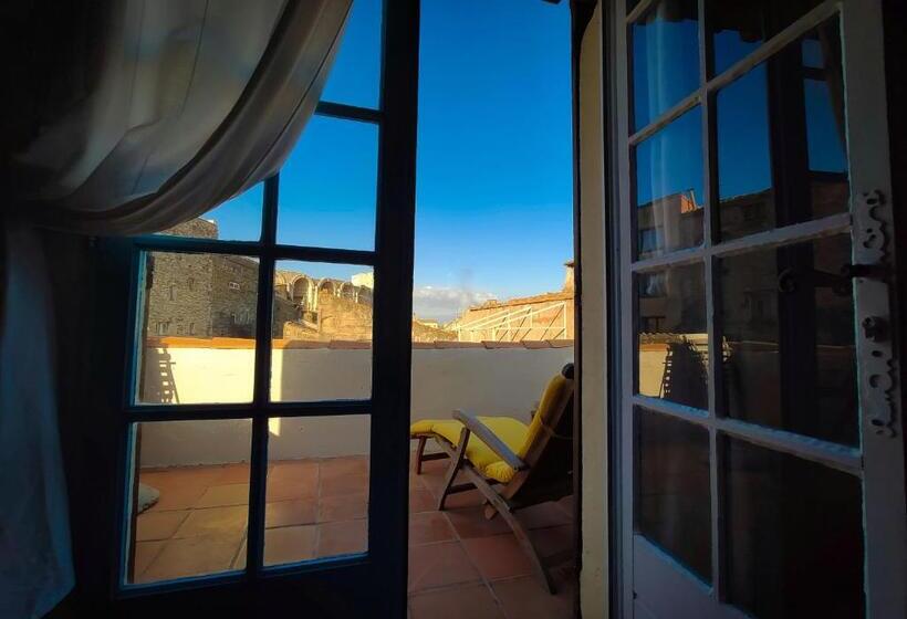 تختخواب و صبحانه At Home In Arles