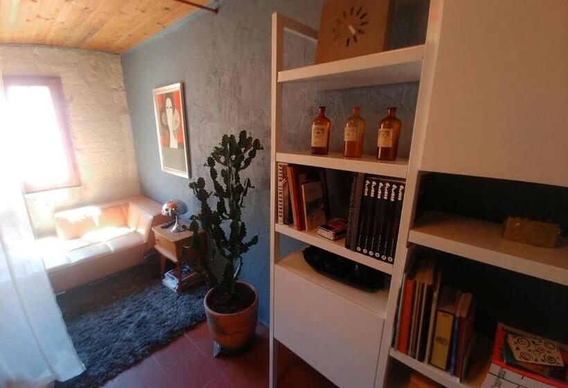 تختخواب و صبحانه At Home In Arles