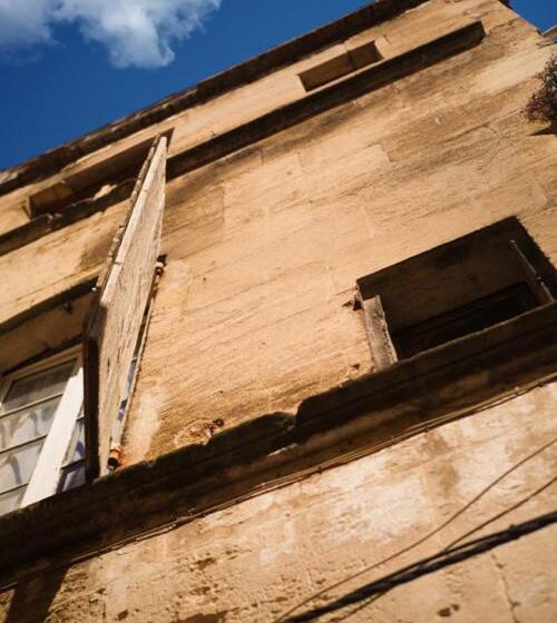 تختخواب و صبحانه At Home In Arles