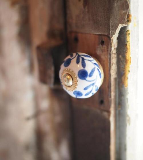 تختخواب و صبحانه At Home In Arles