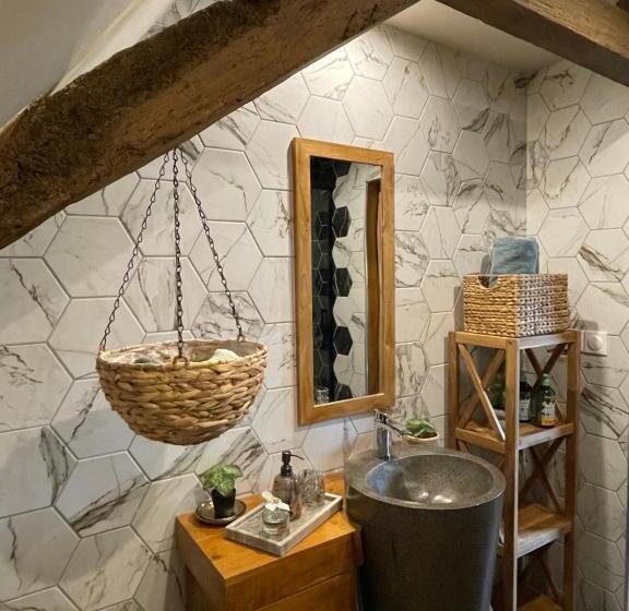 تختخواب و صبحانه Chambre Confortable