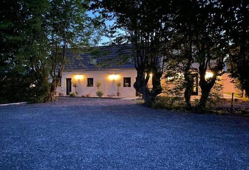 تختخواب و صبحانه Chambre Confortable