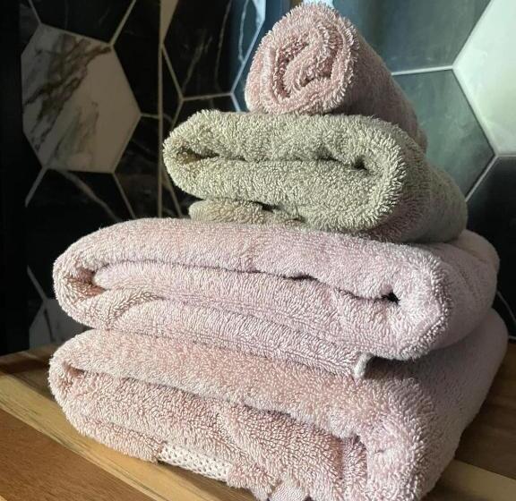 تختخواب و صبحانه Chambre Confortable