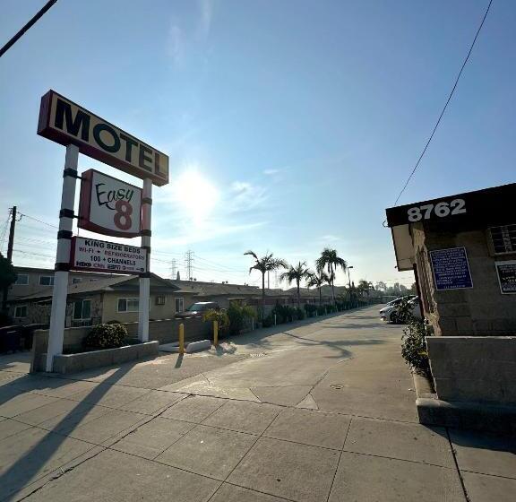 Easy 8 Motel