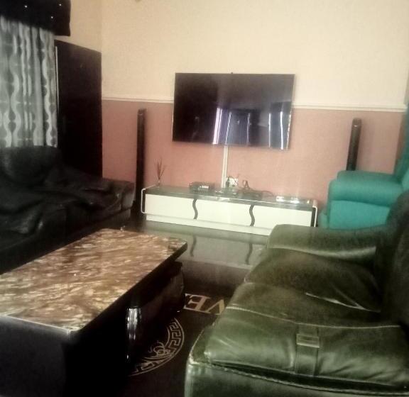 هتل Crystal Suites