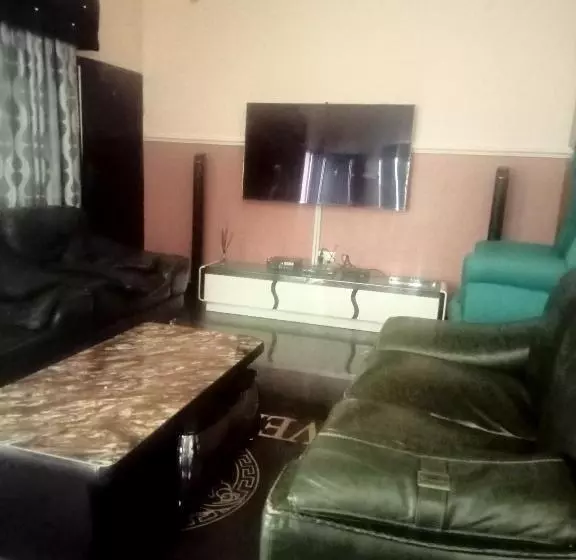 هتل Crystal Suites