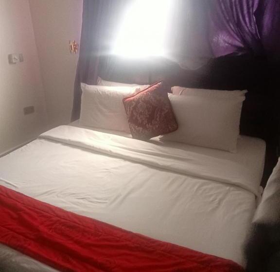 هتل Crystal Suites