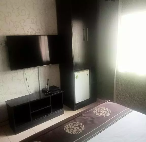 هتل Crystal Suites