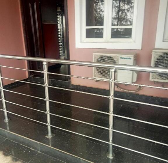 هتل Crystal Suites